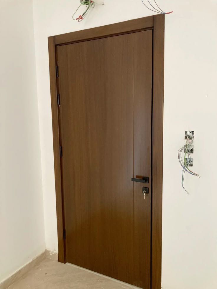 دهان ابواب خشب