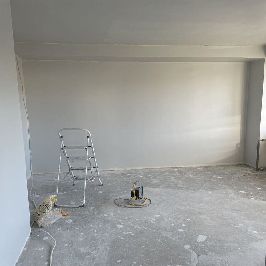 معلم دهانات خميس مشيط